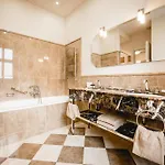 Gutshotel Weingut Schloss Reinhartshausen * Eltville am Rhein
