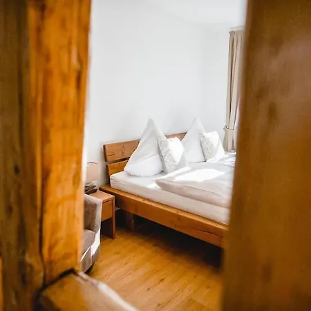 Hotel Gutshotel Weingut Schloss Reinhartshausen *