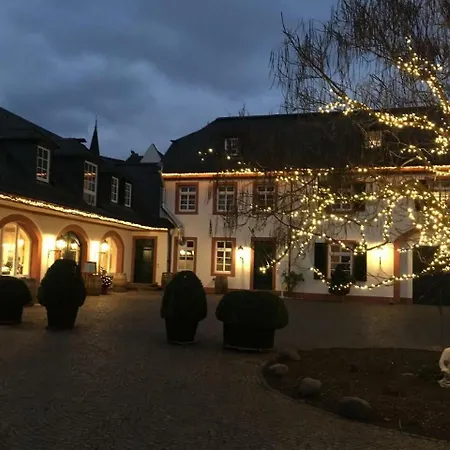 Gutshotel Weingut Schloss Reinhartshausen * 엘트빌레