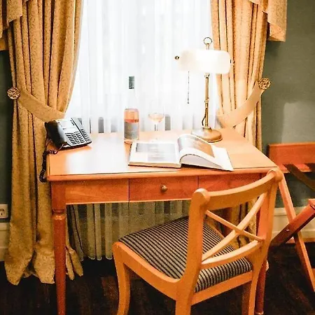 Gutshotel Weingut Schloss Reinhartshausen *