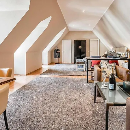 Gutshotel Weingut Schloss Reinhartshausen *