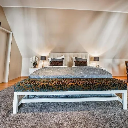 Gutshotel Weingut Schloss Reinhartshausen Hotel