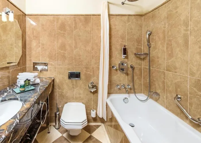 Gutshotel Weingut Schloss Reinhartshausen Eltville am Rhein