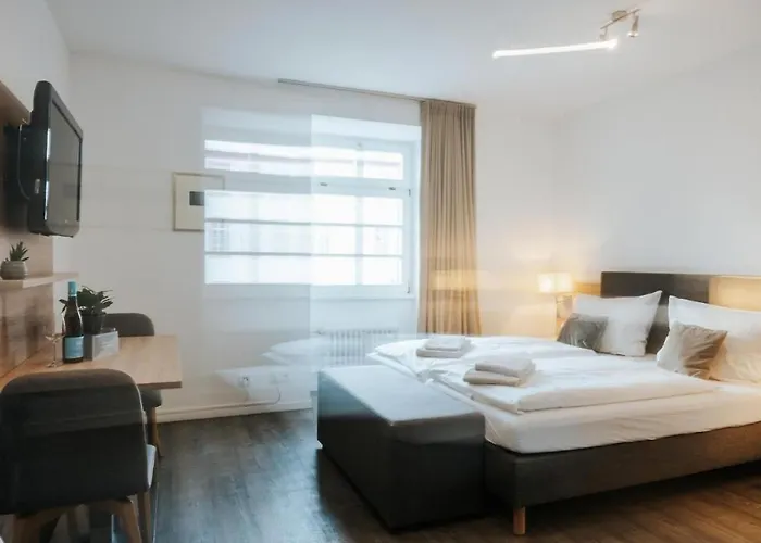 Hotel Gutshotel Weingut Schloss Reinhartshausen *