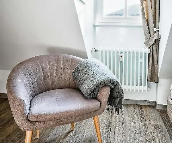 Gutshotel Weingut Schloss Reinhartshausen 엘트빌레