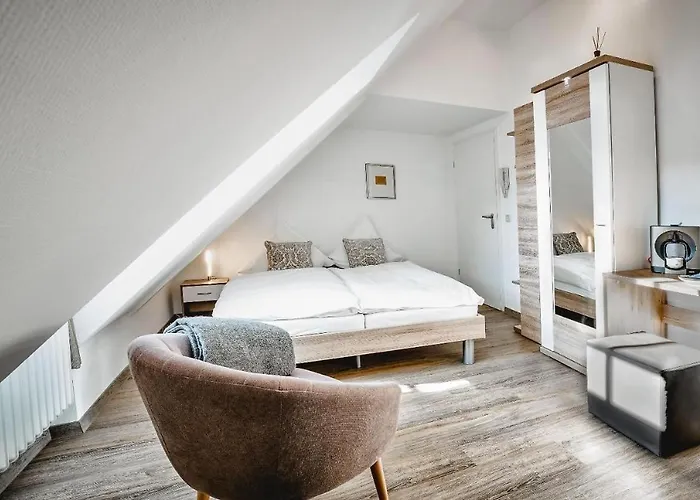 Hotel Gutshotel Weingut Schloss Reinhartshausen *