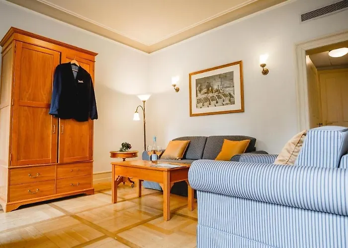 Gutshotel Weingut Schloss Reinhartshausen *