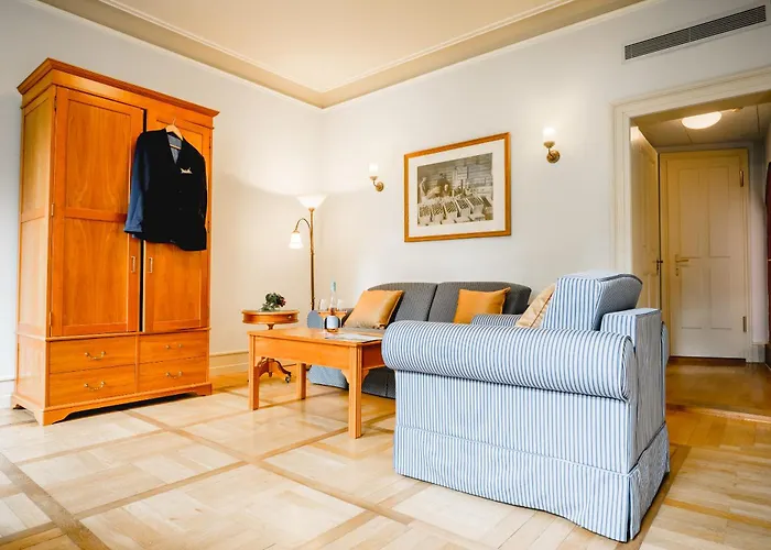 Gutshotel Weingut Schloss Reinhartshausen Hotel *