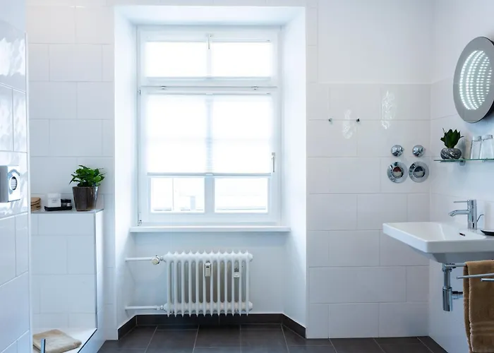 Hotel Gutshotel Weingut Schloss Reinhartshausen *